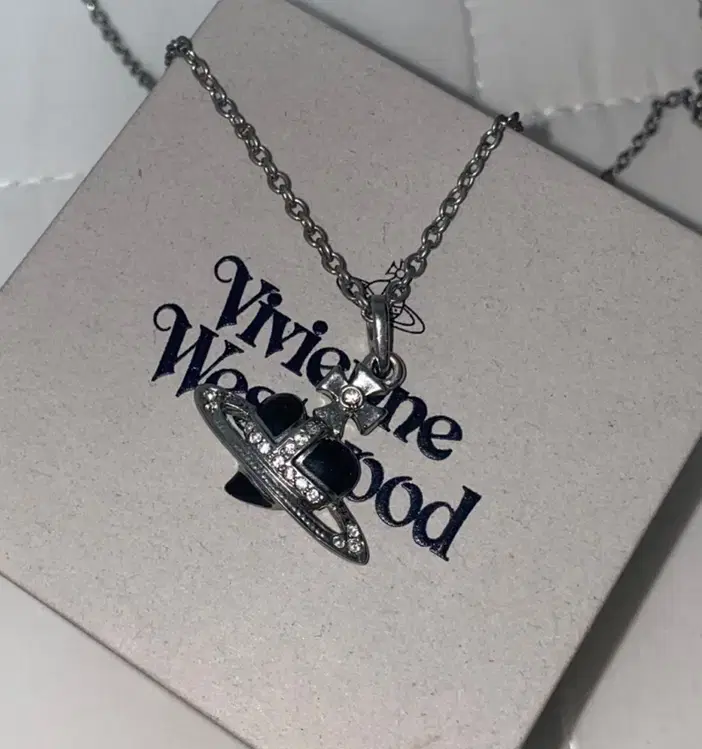 비비안 웨스트우드 vivienne westwood 디아망떼 블랙 목걸이